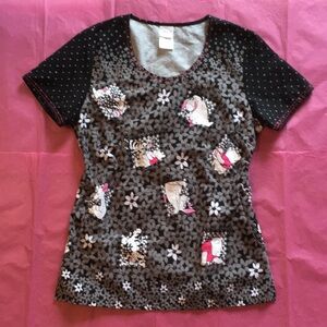 Disney Winnie the Pooh Bear Eeyore Tigger Piglet Flowers Dots Scrub Top Small